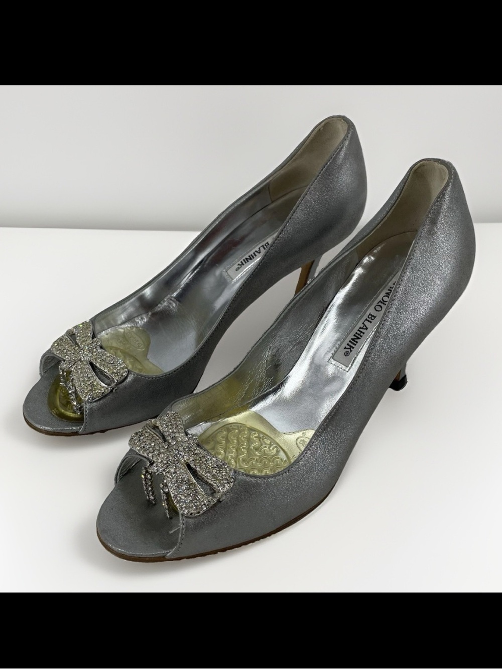 Manolo Blahnik Y2K Classic Silver Bow Leather Slingback Stiletto Sandals 37.5